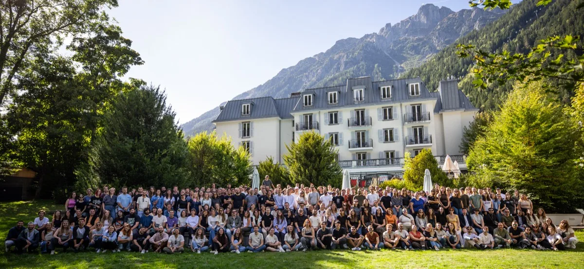L'équipe Indy au complet, plus de 250 collaborateurs lors d'un séminaire d'entreprise